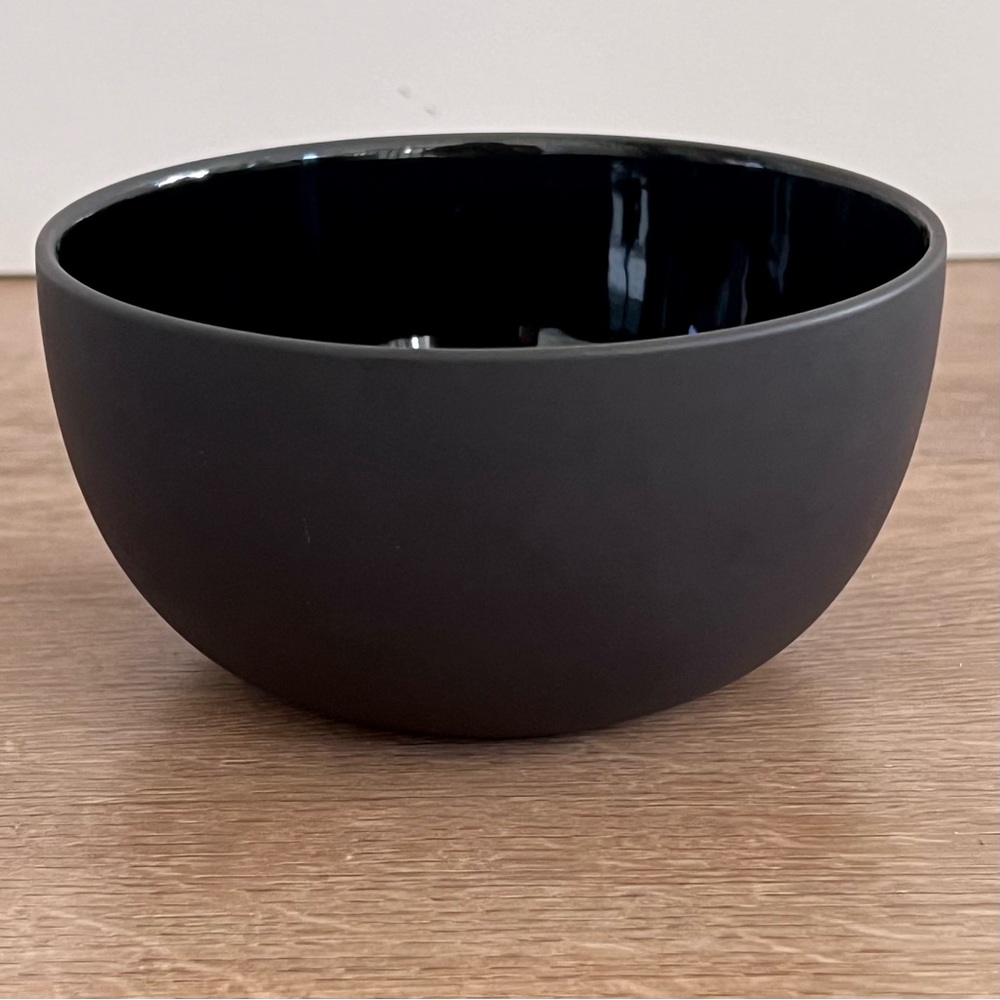 Vintage Wedgwood Black Basalt Bowl 4.75” W , 2.5”‎ H